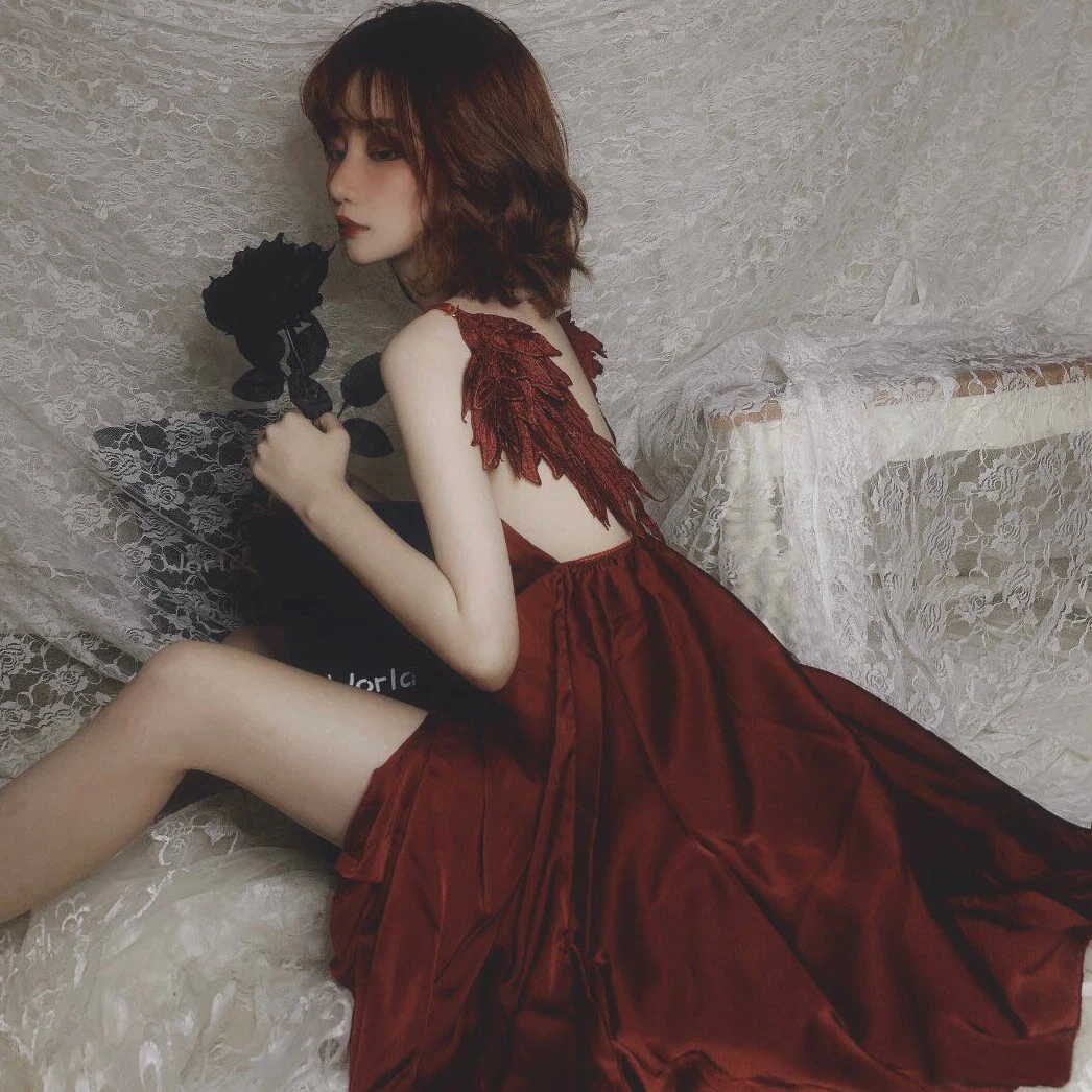 

Comfortable Silk Wing Sleeping Dress Sexy Sleepwear Women Nightgowns Satin Angel Cosplay Backless Spaghetti Strap Lingerie