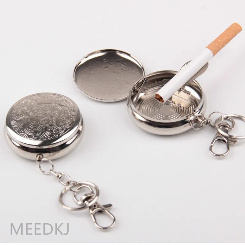 

1pcs Small ashtray ashtray portable metal small ashtray European-style round environmental protection ashtray (with keychain)