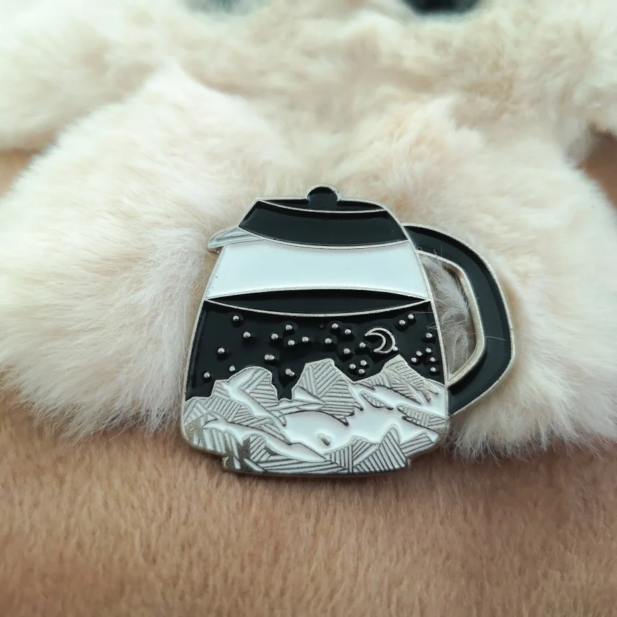 Эмалированная булавка в виде кофейника для природы горного леса заварочного