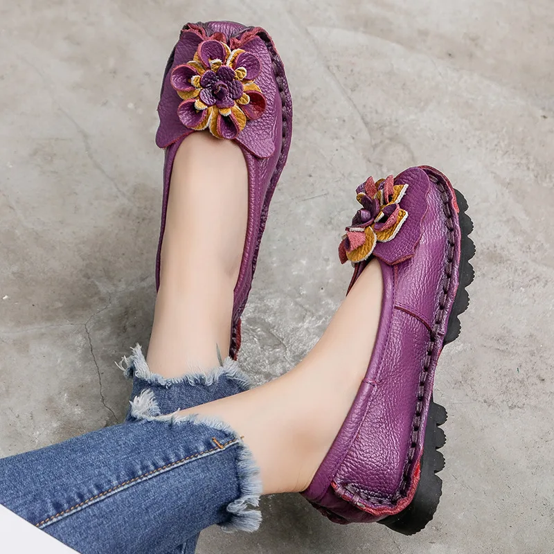 2021 Soft Genuine Leather Flat Shoes Women Flats with Flowers Ladies Shoes Women Designers Loafers Slip on  Shoes Woman