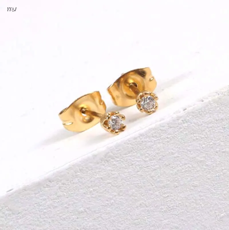 Женские серьги-гвоздики с синтетическим бриллиантом 6 зубцов | Украшения и