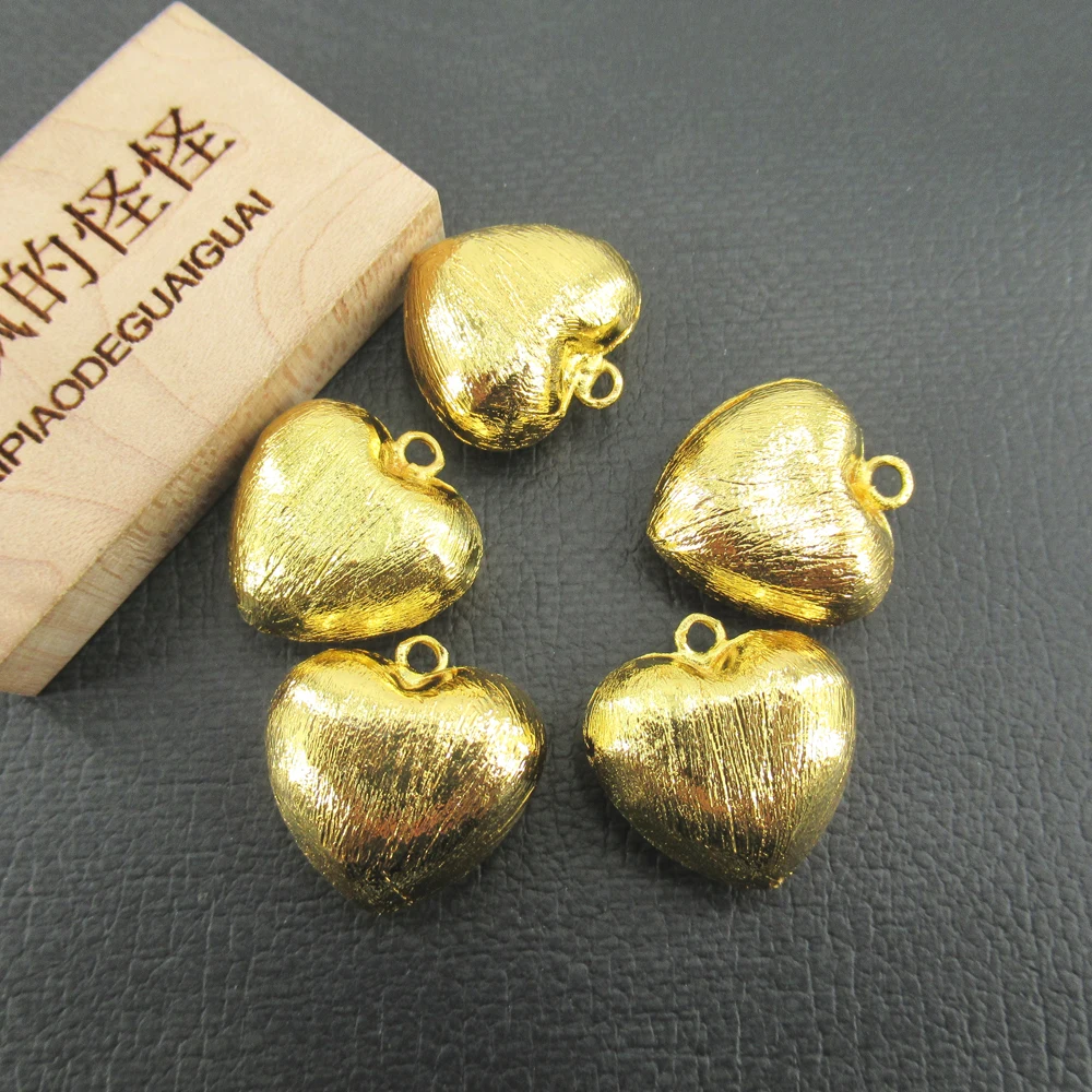 

APDGG Wholesale 5 PCS 20mm Copper Heart Shape Brushed Bead Gold Plated DIY Findings