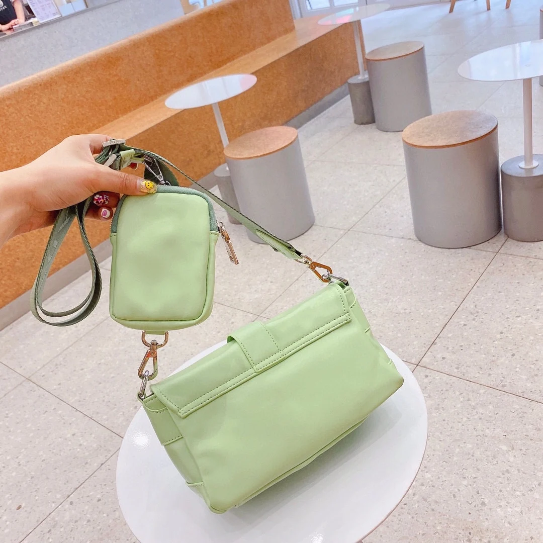 

2021 New Tarpaulin Postman Bags Leather Underarm Bags Three-In-One Diagonal Bag Lady Cute Retro Handbag Designer Brand Luxury