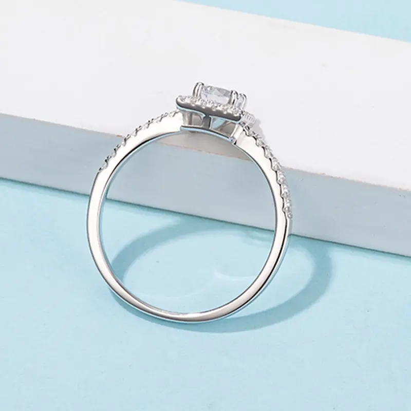 

Jazaz Solid 925 Sterling Silver Real 0.5 Carat D Color Moissanite Engagement Ring Women Spark Wedding Fine Jewelry Gift B0835