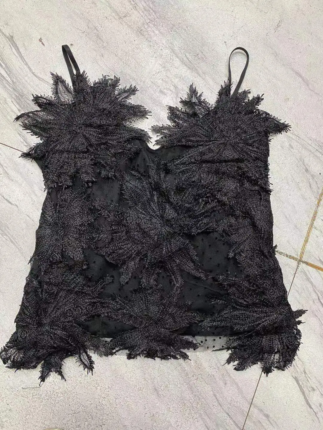 

Ladies Sweet Lace Feather Spaghetti Strap Vest Women's Sexy V-Neck Short Camis Summer Flowers Sleeveless Tank Top Mesh Camisole