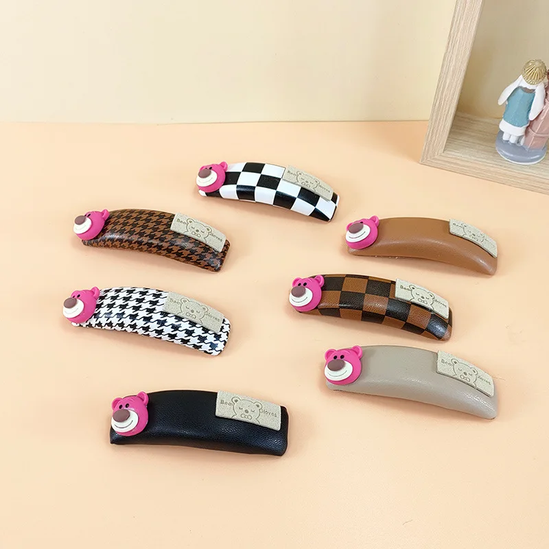 

Sponge Hairpin Black and White Checkered Strawberry Bear BB Clip Leather Bangs Bread Clip Cute Side Clip Girl Hair Accessories