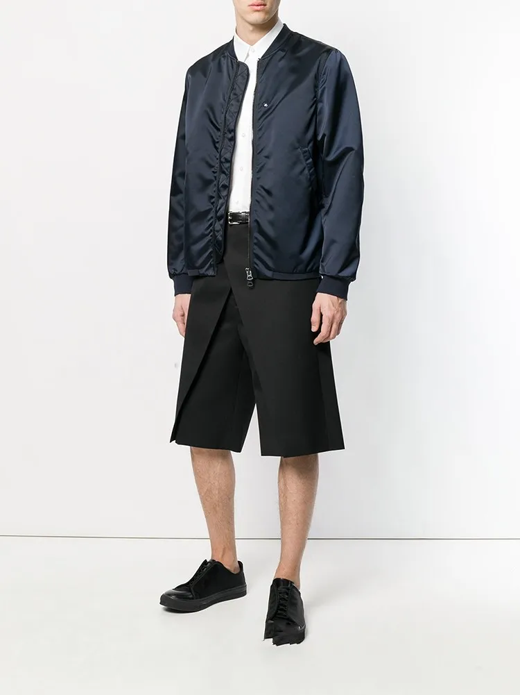 Для мужчин индивидуальность Вашего парикмахера разбивает отверстие сплайсинга