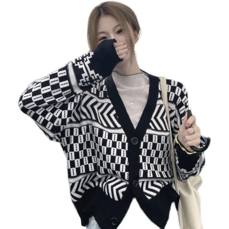 

2020 New Autumn Winter Women Sweater V Neck Loose Fashion Long Sleeve Female Plaid Casual Cardigan Short Tops Kintted Korean