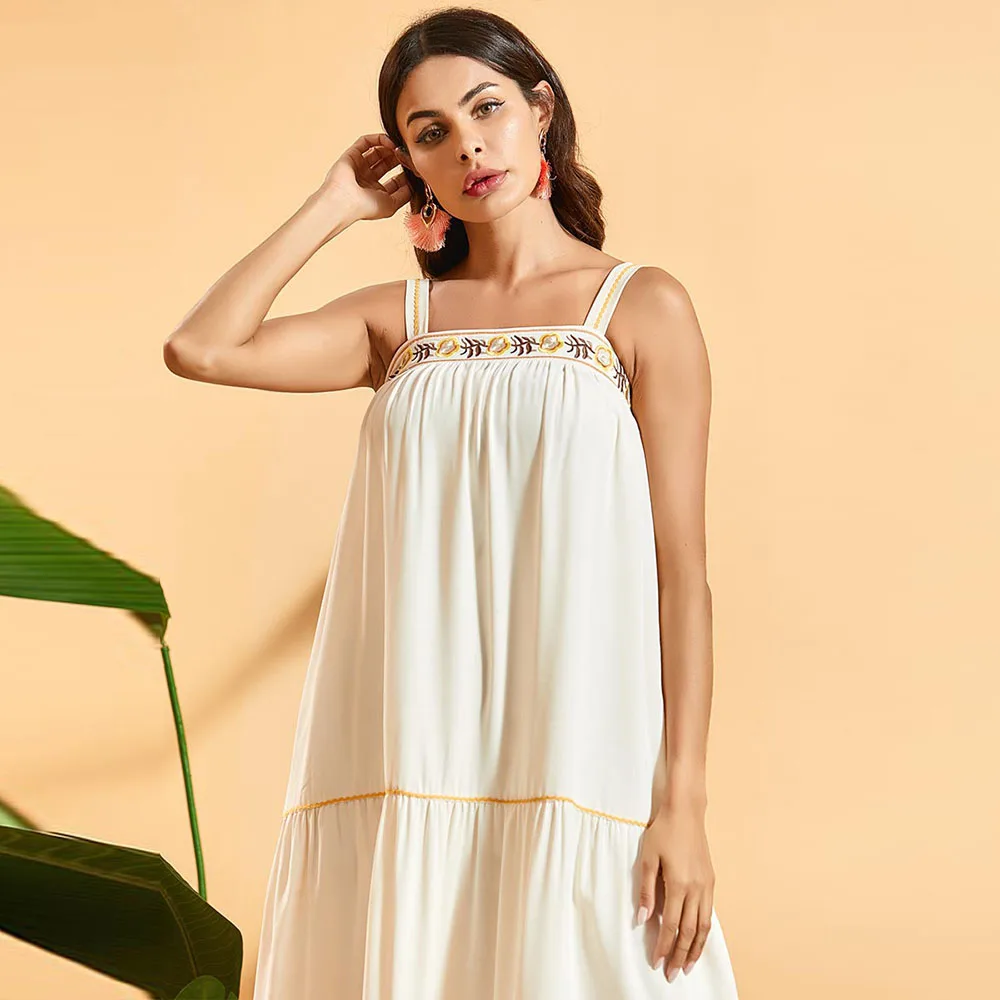 Siskakia белое длинное платье без рукавов на тонких бретельках свободное