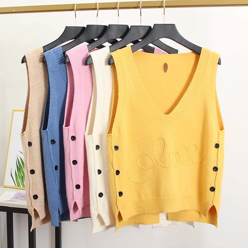 

GGRIGHT 2021 Summer Sleeveless V Neck Knitted Vest Women Pullover Sweaters New Korean Loose Vintage Button Tops Sweater Vests
