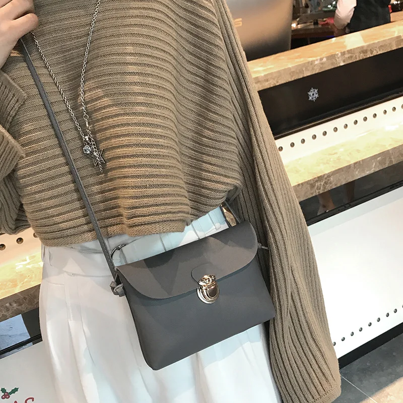 Модные женские сумки через плечо с металлической кнопкой маленькая