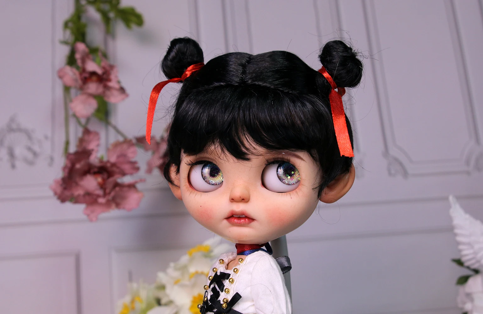 Фото Искусственные волосы для кукол Blythes, размер 1/6, стильный и гладкий, имитация мохера, классический черный парик, сделано Demon Neza №1