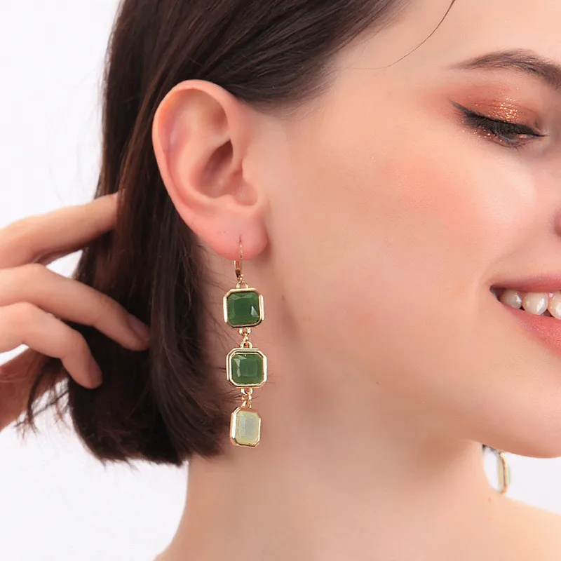

European and American fashion personality new square earrings female simple cold wind retro niche design dangle earrings