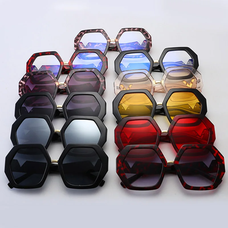 

2021 Luxury Square Sunglasses Ladies Fashion Glasses Classic Brand Designer Retro Sun Glasses Women Sexy Eyewear Unisex Shades