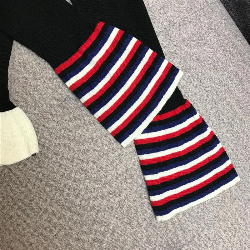 Женский дизайнерский кардиган в полоску черный вязаный с v-образным вырезом