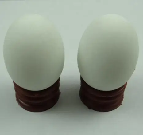 Натуральный камень кварц кристалл светящийся в синем кальците темноте кулон для