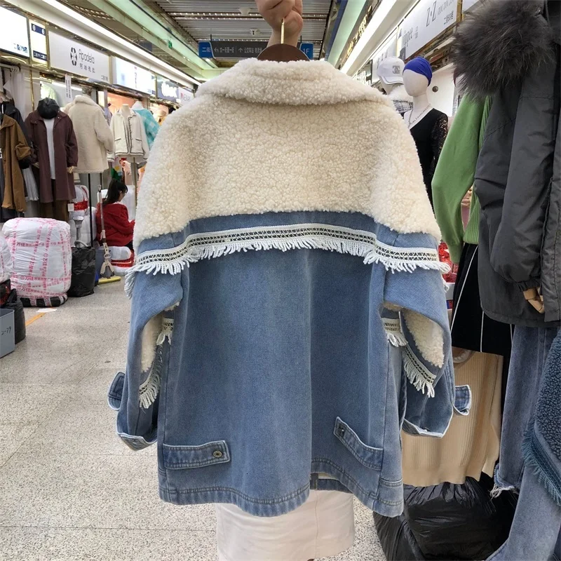 Женская осенне зимняя джинсовая куртка с флисовой подкладкой Осеннее свободное