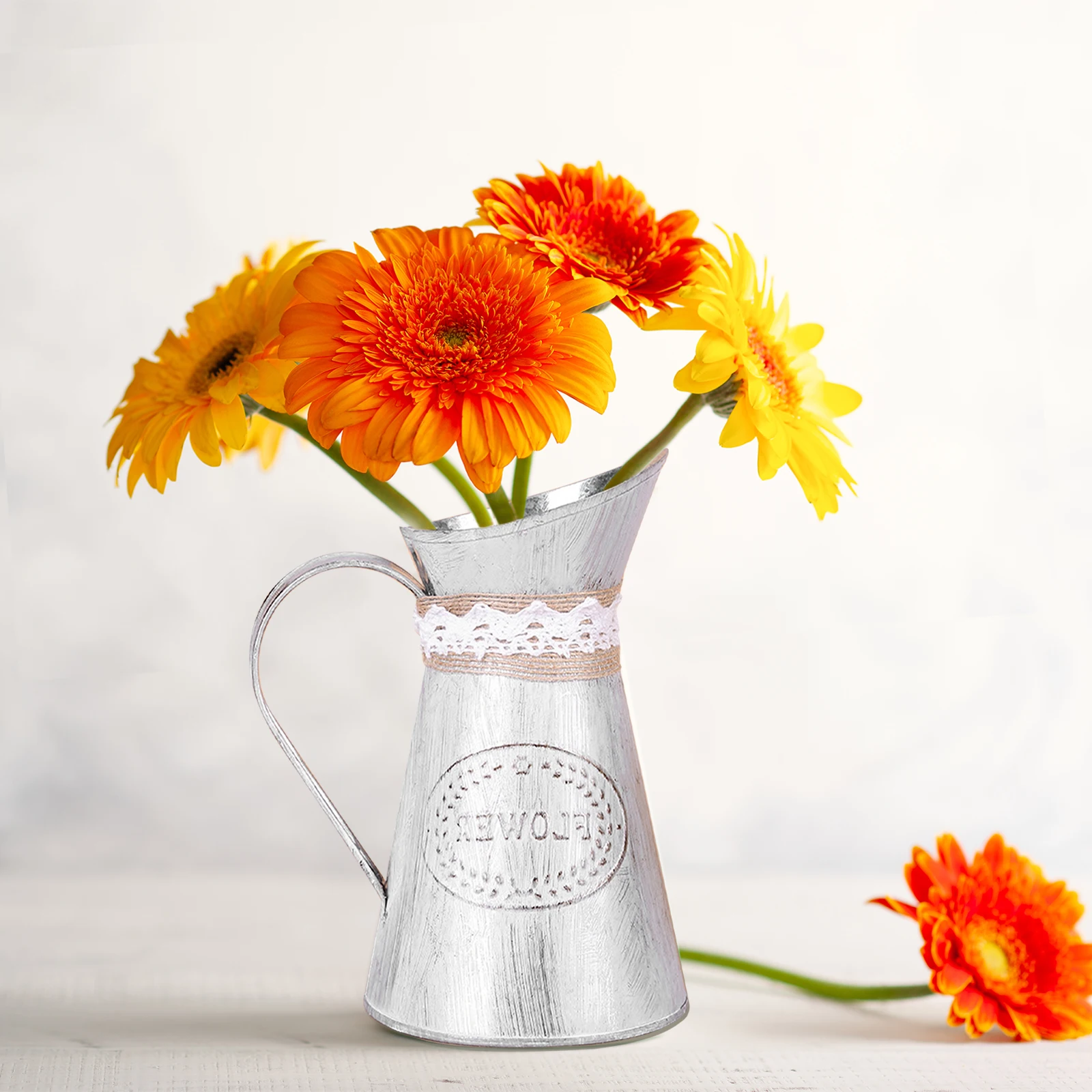 Металлическая шикарная ваза во французском стиле высокая декоративная с