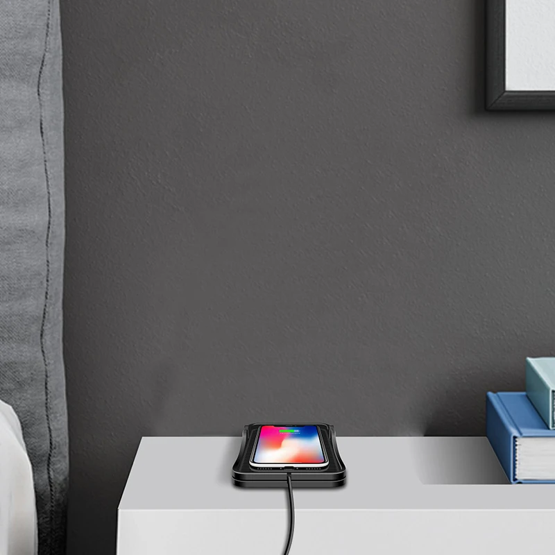 Новое горячее автомобильное беспроводное зарядное устройство нескользящий