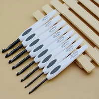 high quality 8pcs abs plastic handle black aluminum crochet 2 5mm 6 0mm knitting nneedle for sweater knitting tool