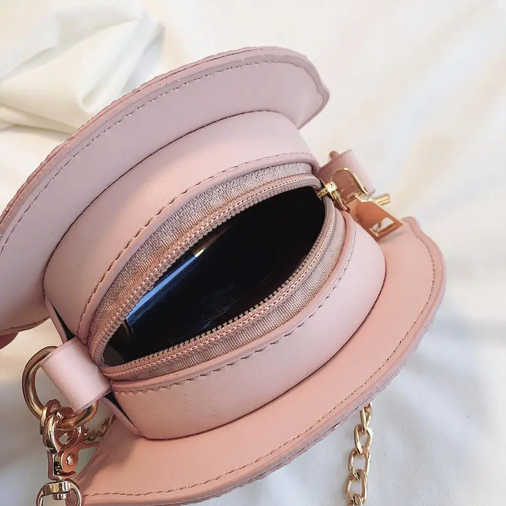 Женская сумка через плечо блестящая лакированная кожа лимон круглая цепь