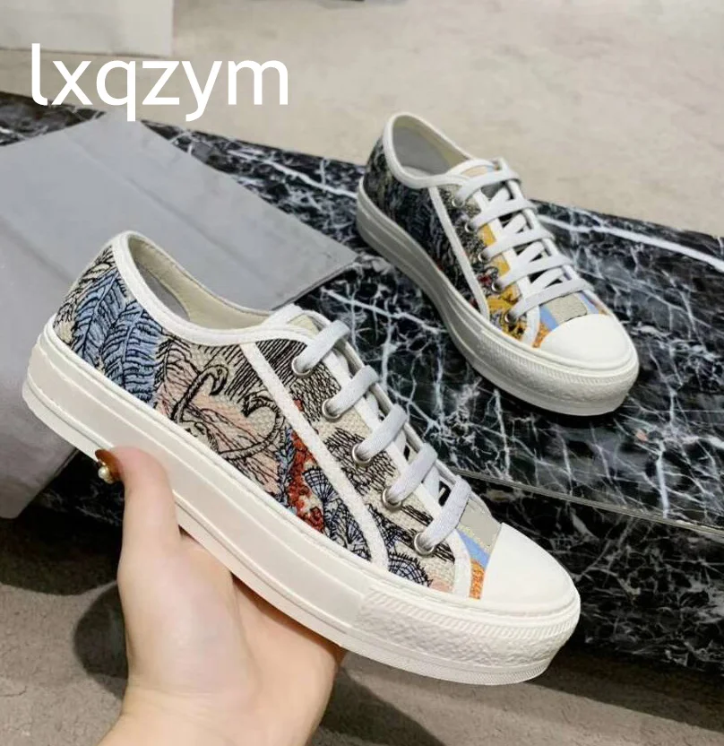 

Женские текстильные кроссовки на шнуровке, брендовые Дизайнерские повседневные холщовые кроссовки с цветочной вышивкой, теннисная обувь н...