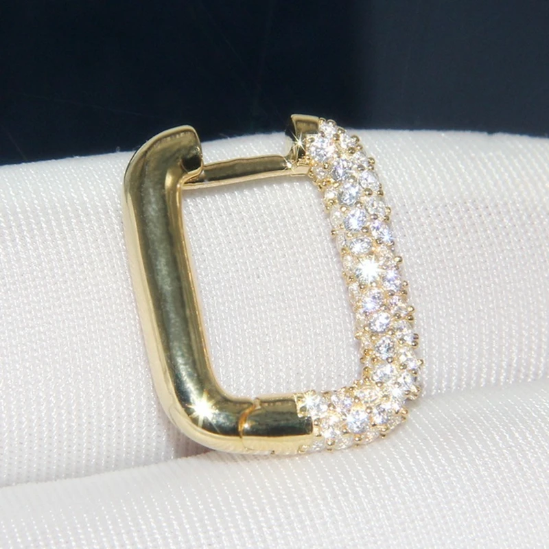 Цельные квадратные серьги кольца гвоздики с выложенным фианитом геометрические