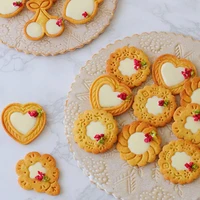 4pcsset round flower shaped sandwich biscuit molds cute love heart cookie press mold baking fondant icing cake decorating mould