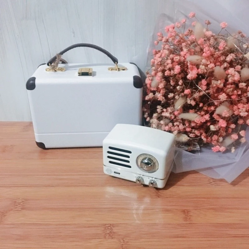 

retro speaker Mao king Little Prince OTR speaker FM radio Pure white Mini Bluetooth Wireless Music Metal Player MW-2 girl gift