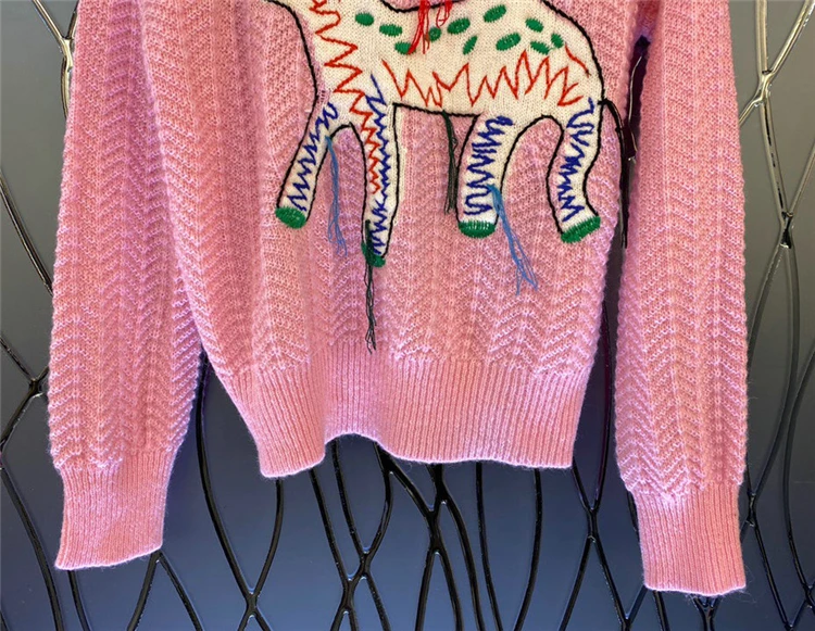 Spring Autumn Women's High quality Embroidery sweaters Sweet Pink color pullovers sweater tops B549