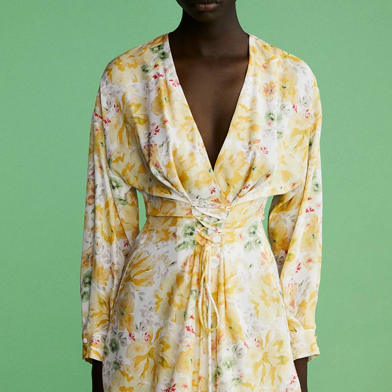 

Женское мини-платье с цветочным принтом, длинным рукавом и V-образным вырезом