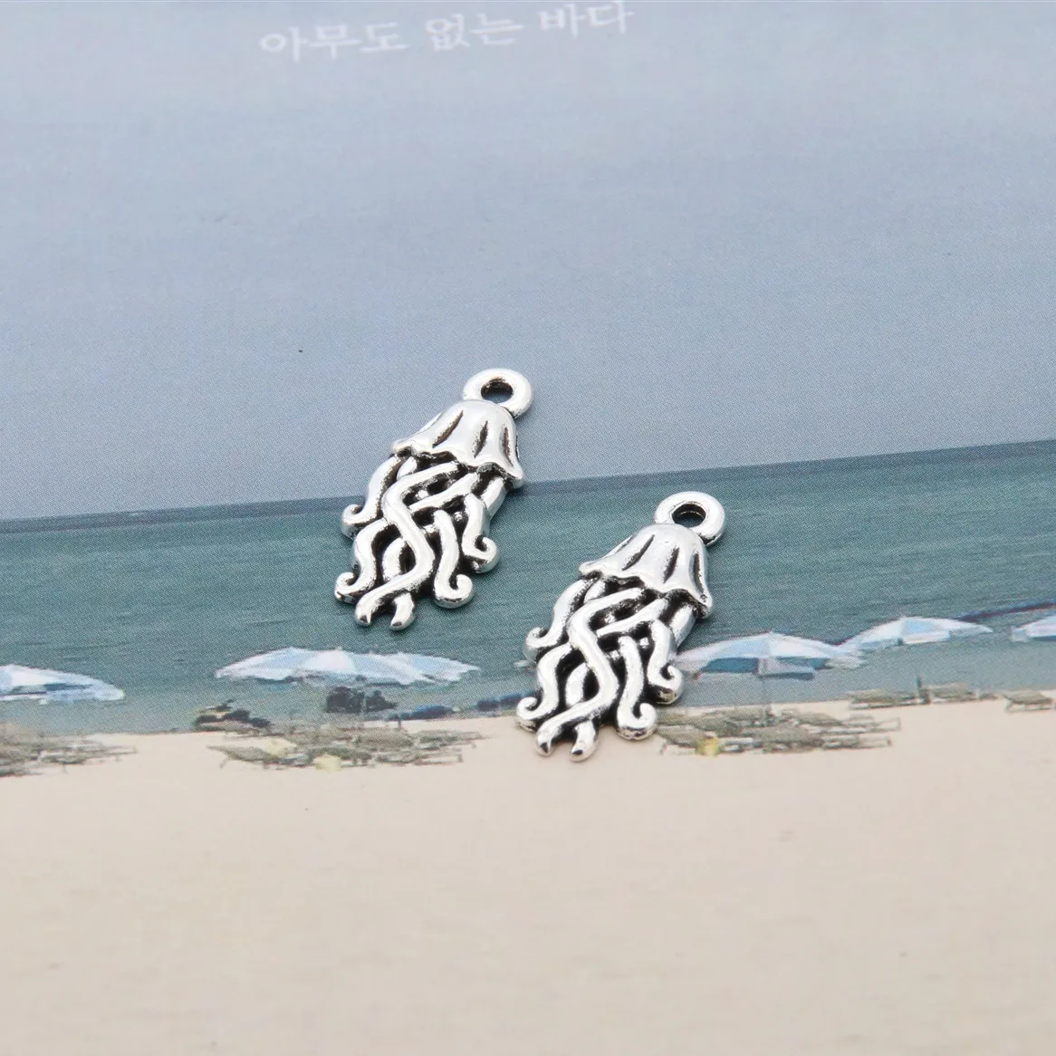 20pcs Silver Color Lovely Jellyfish Charms Metal Sea Animal Pendant Necklaces Ornaments Jewelry Handcraft 20X10mm A3333 | Украшения и