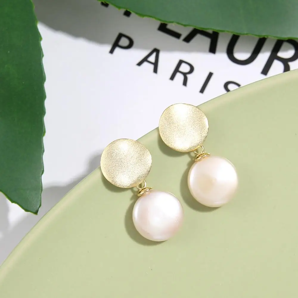 Серьги с пресноводными жемчужинами для женщин с золотой подвеской белые жемчуги из стерлингового серебра 925 Подарок для девушки на вечеринку Ювелирные изделия.