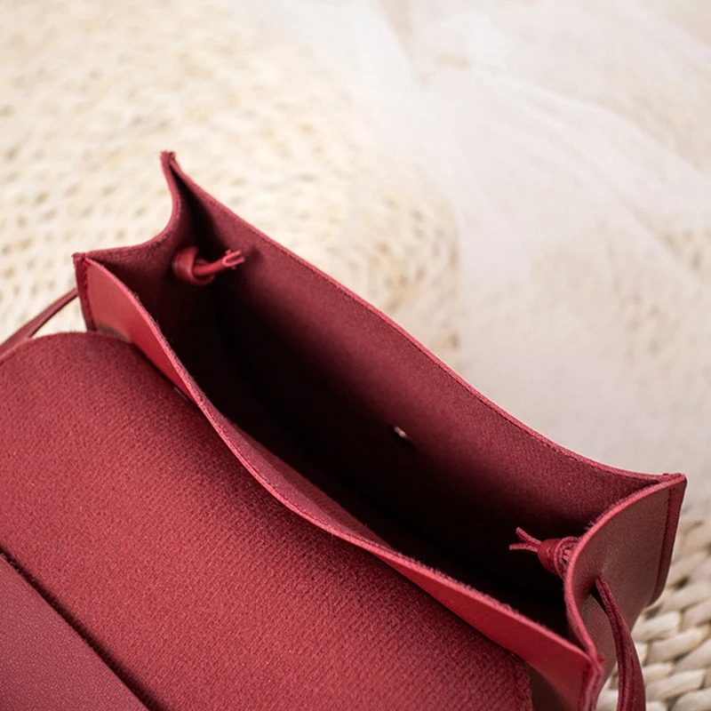 Женская сумка Полукруглая с арочным языком на одно плечо женская маленькая