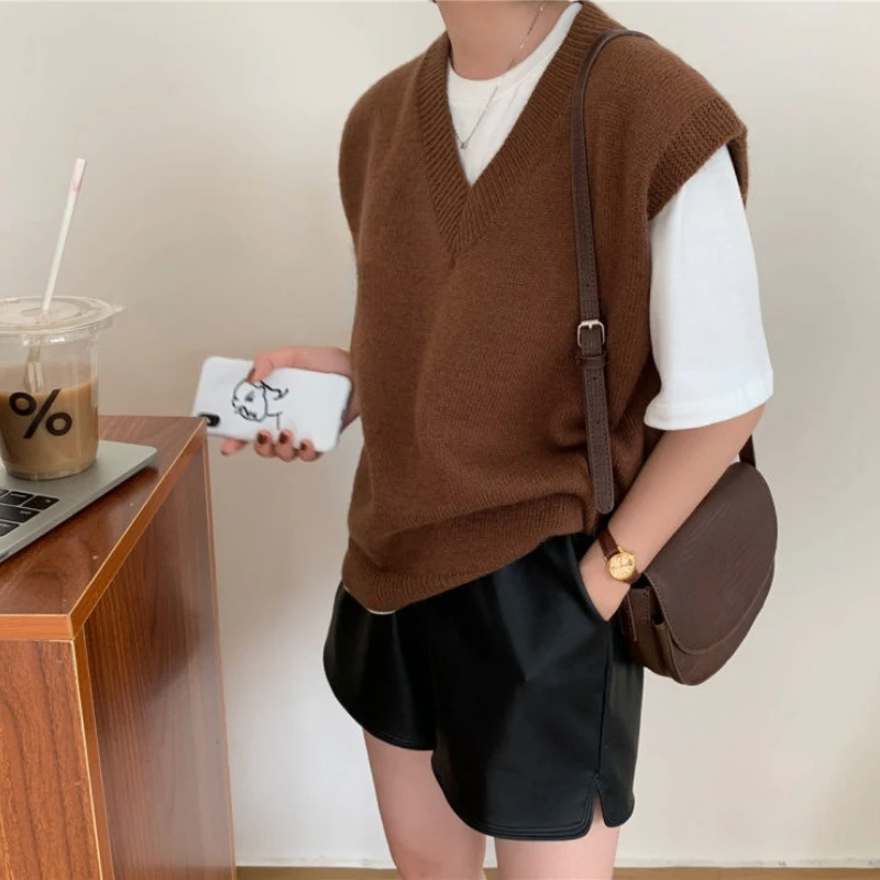 Женский трикотажный жилет цвет в ассортименте