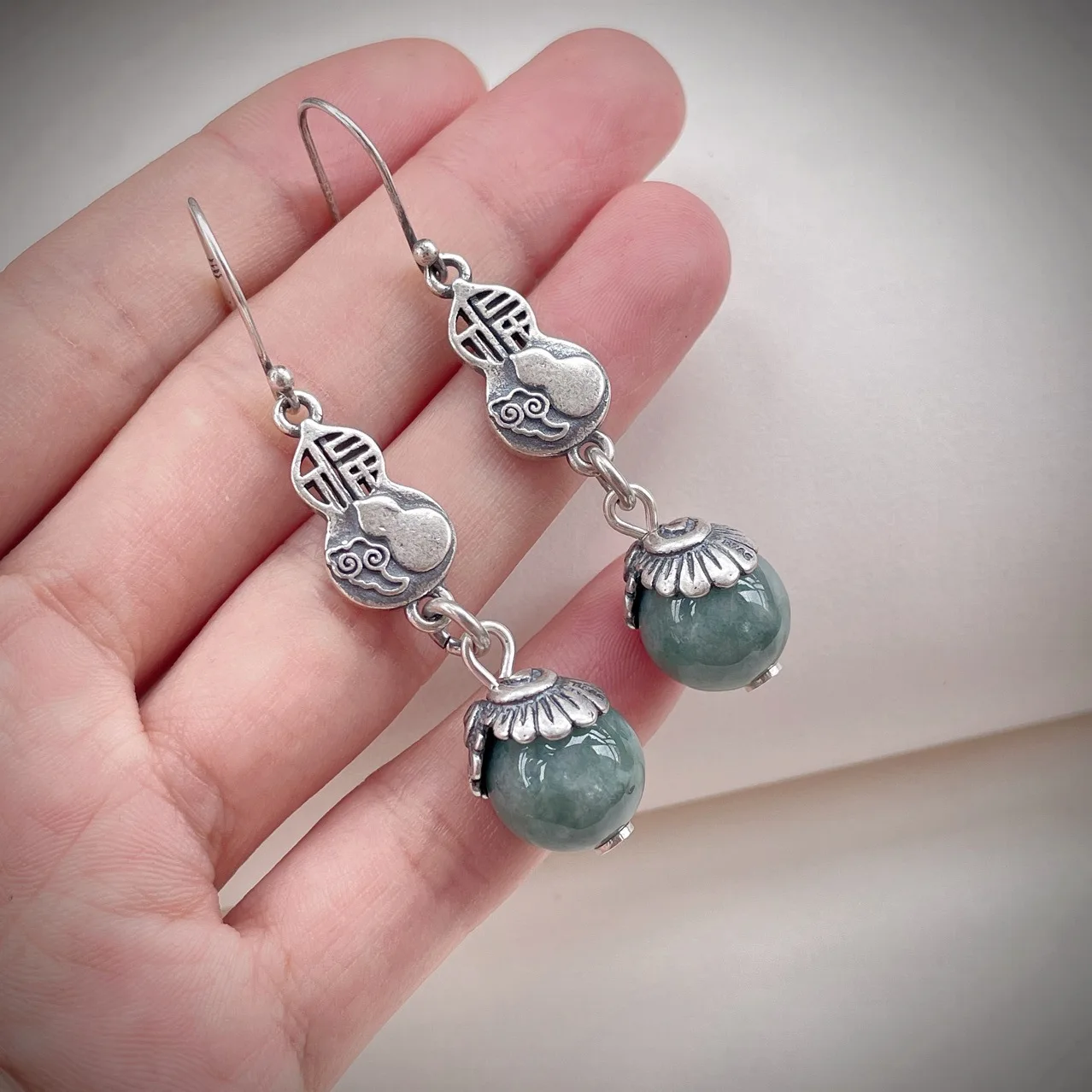 

Elegant 925 Sterling Silver Jade Long Hanging Earrings Jewelry 2022 Vintage Round Bead Gourd Piercing Dangle Earrings EH046