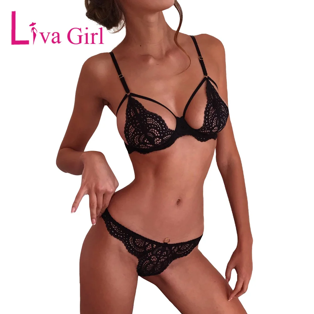 

Комплект женского вязаного кружевного нижнего белья из бюстгальтера и трусов