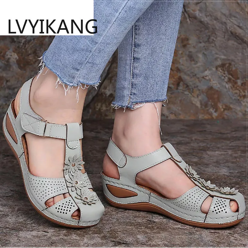 Сандалии женские на танкетке босоножки с мягкой подошвой большие размеры до