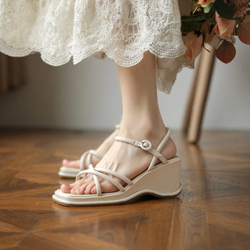 

New Arrival Retro Style Genuine Leather Breathable Ladies Mid Heel Ankle Strap Wedge Sandals Square Toe Women Casual Shoes BE007