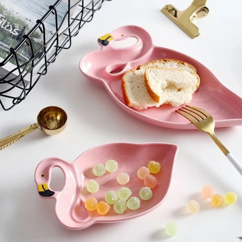 

Креативные 3D керамические блюда с фламинго, посуда, десерт, фрукты, тарелка, Салатница, оригинальный чай, завтрак, диск в западном стиле, 1 шт.