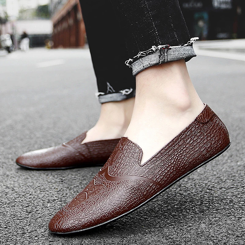 

FIXSYS Men Flat Moccasins Summer Leather Driving Shoes Breathable Slip-on Casual Loafers Handmade Office Shoes Man Boat Shoes