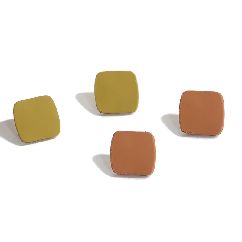 Матовые однотонные простые женские серьги маленькие квадратные дизайнерские