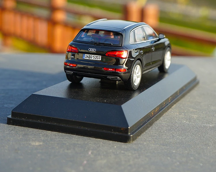 1:43 Q5 AUDI Q5 сплав модель автомобиля статическая Высокая имитационная металлическая модель автомобилей с оригинальной коробкой