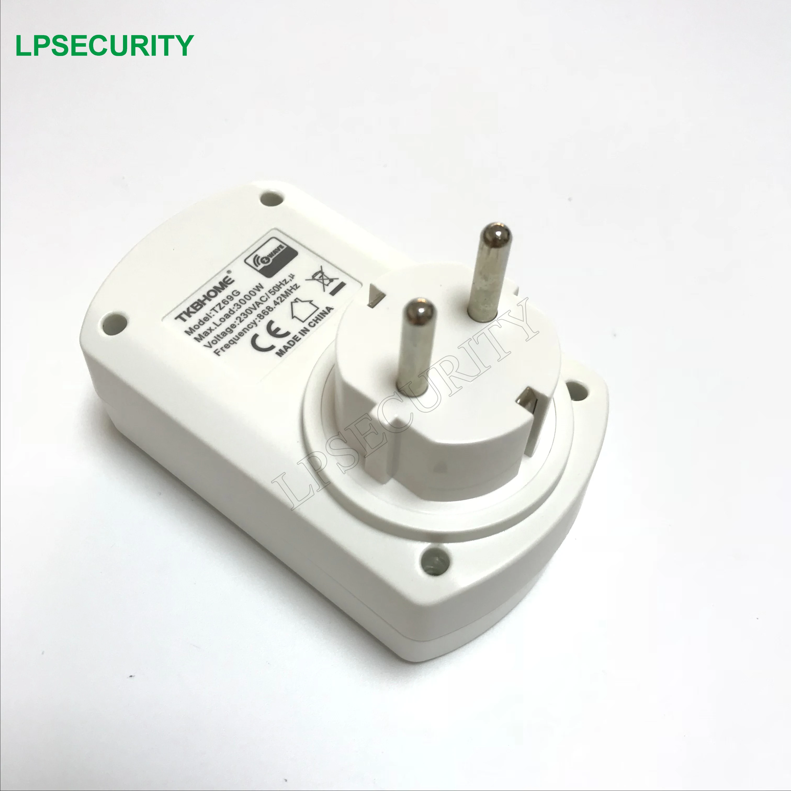 Z-Wave Plus Plug-in Light Socket TZ69F Franch Type Controller For smart home with Power Meter | Безопасность и защита