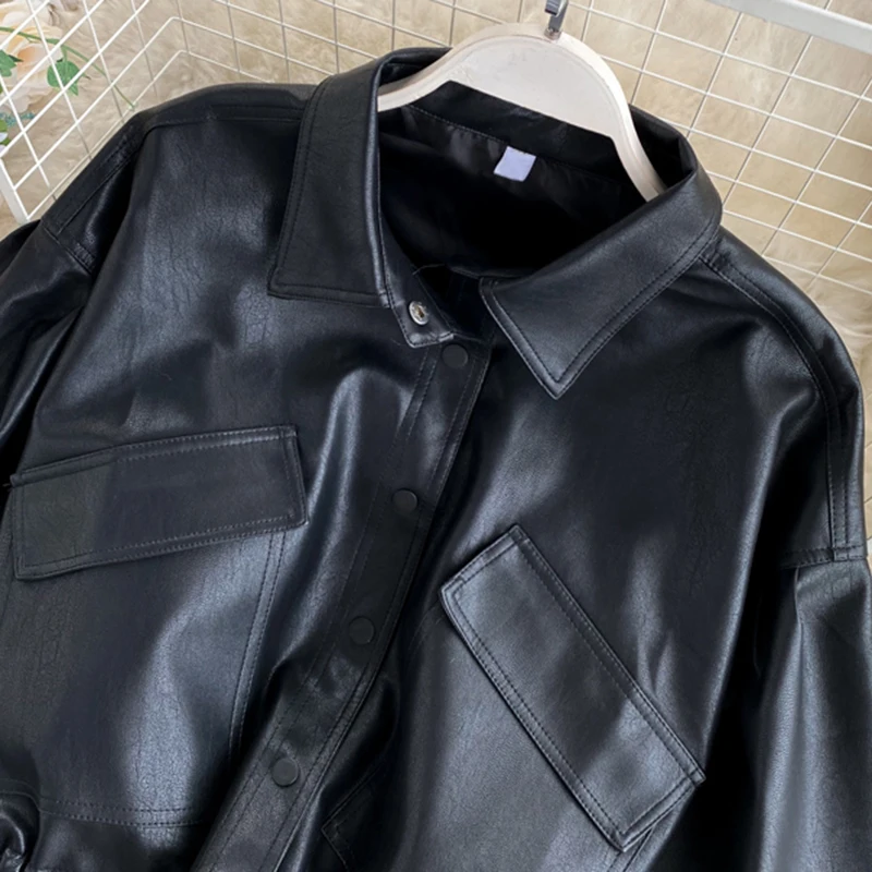 Lautaro Осенняя короткая черная негабаритная легкая куртка из мягкой искусственной