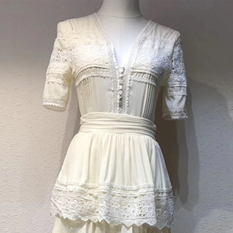 Женское длинное платье с каскадными оборками Кружевное белое макси коротким