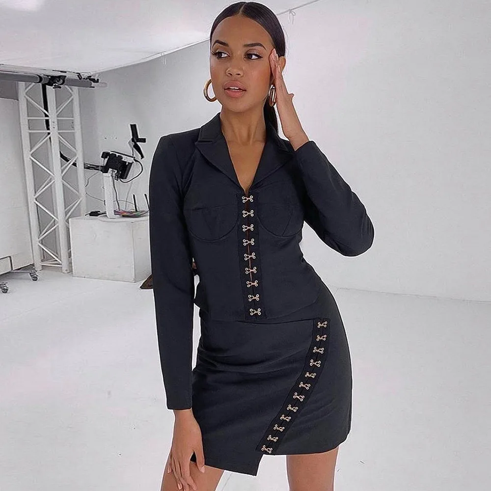 Винтажная трикотажная укороченная футболка с металлическими пуговицами