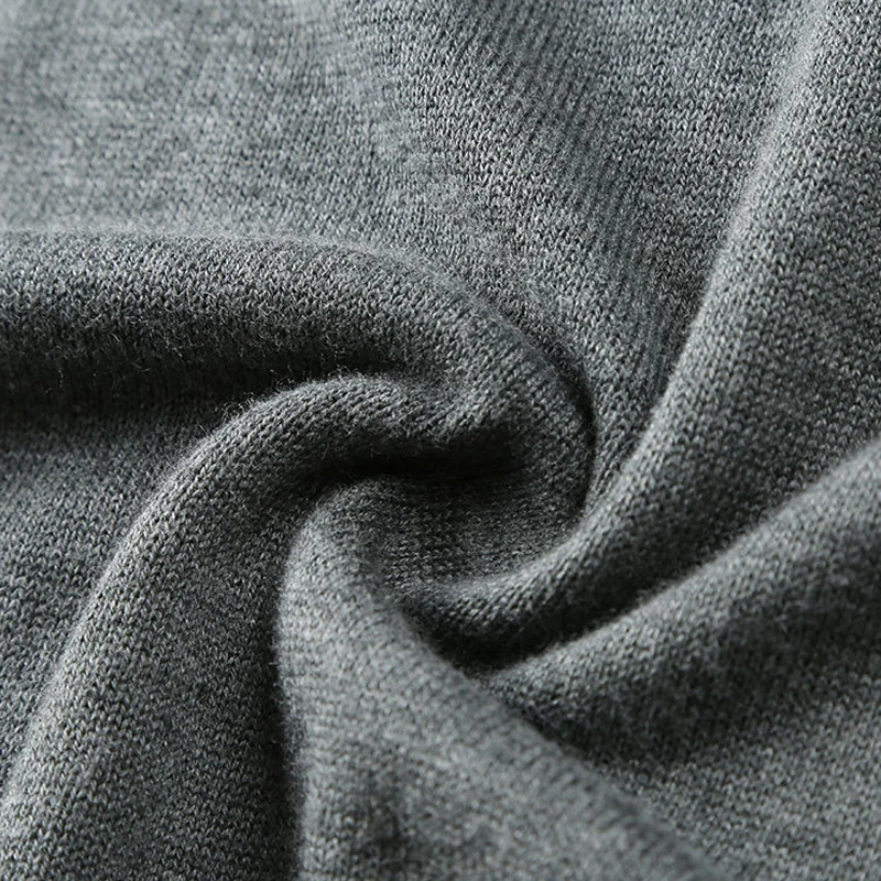 Мужской свитер вязаный с треугольным вырезом теплый зимний | Мужская одежда