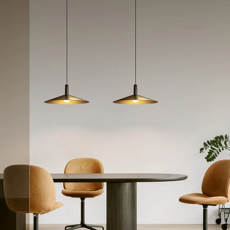 

Люстра маленькая латунная для столовой, креативная простая лампа в скандинавском стиле, с одной головкой, для спальни, бара, коридора, кофейни