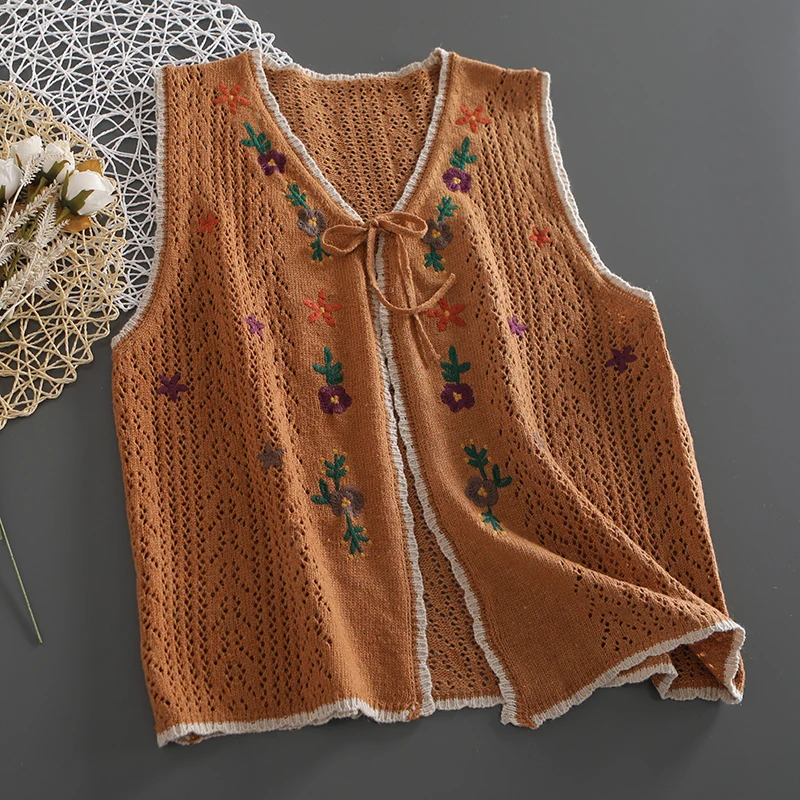 

Женский трикотажный кардиган с вышивкой, V-образным вырезом